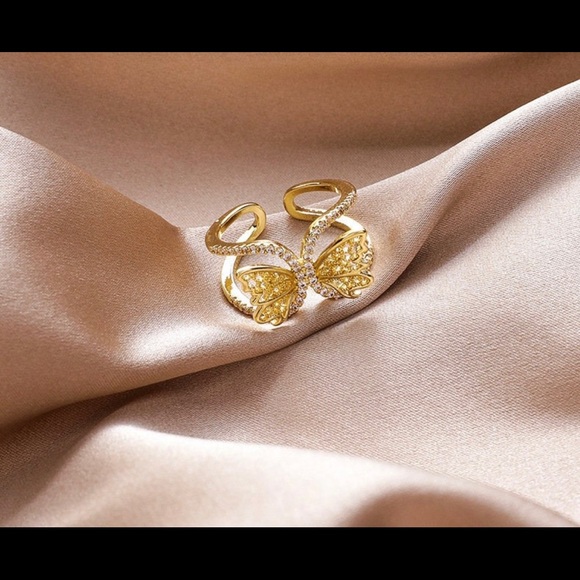 JUST IN!! Rings, Butterfly, Goldtone, Indiv. Adjus., Sparkly & Shiny, C.Z. - Picture 3 of 5